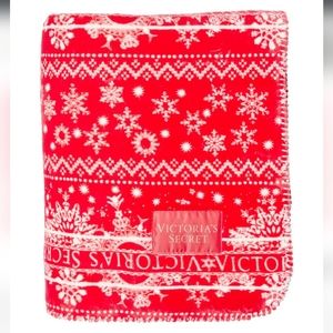 Victoria’s Secret Christmas Cozy Plush Blanket Fairisle Print Snowflakes